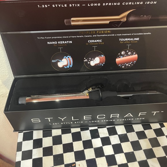 STLYECRAFT 1.25 CURLING IRON - Picture 2 of 5